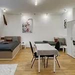 Apartments-Alt-Marzahn